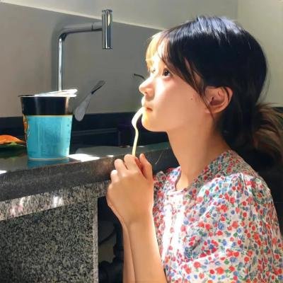 冰川鲨鱼 海报